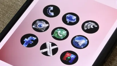 Google Pixel Adds Disco Custom Icons