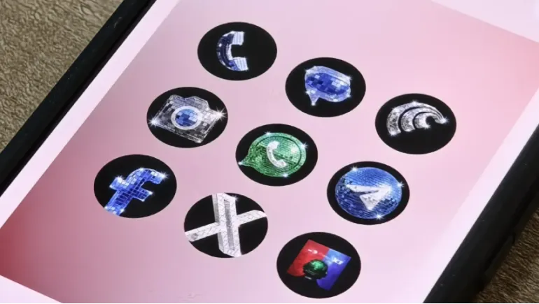 Google Pixel Adds Disco Custom Icons