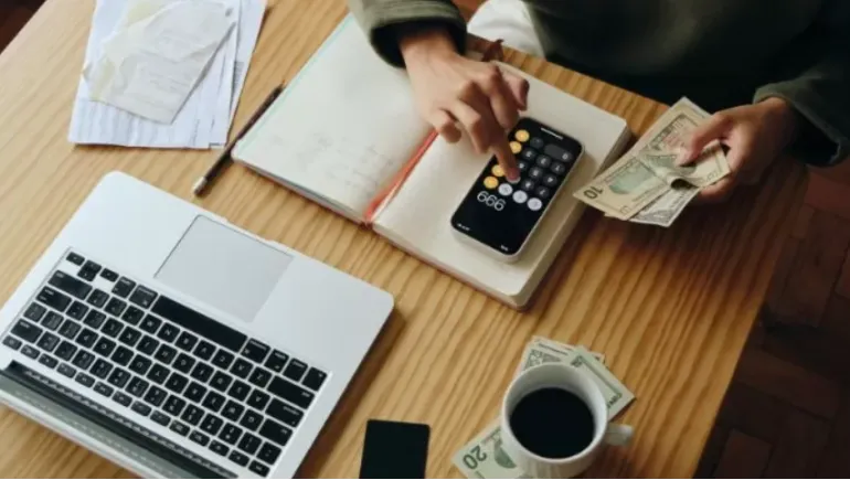 Personal Finance Tips for Students and Young Professionals